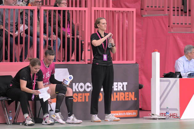 Miriam Hirsch TusSies Metzingen, Coach TusSies Metzingen vs BVB Borussia Dortmund Handball, Handball, Alsco HBF, 12 League Matchday, Season 2025 2026, 07 01 2026 TusSies Metzingen vs BVB Borussia Dortmund Handball, Handball, Alsco HBF, 12 League Matchday, Season 2025 2026, 07 01 2026 Tuebingen Copyright: xEibner-Pressefoto TobiasxBaurx EP_TBR
