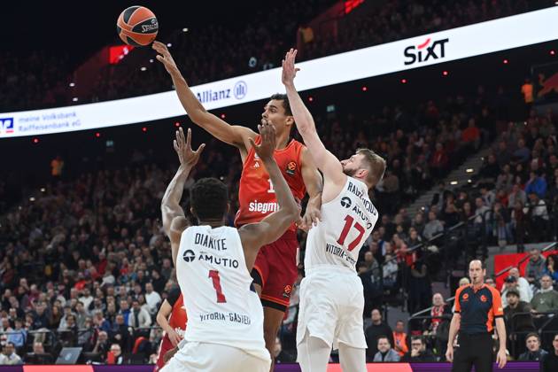 Oscar DA SILVA FCB , action,duel against Gytis RADZEVICIUS Kosner,right and Mamadi DIAKITE Kosner Basketball Euro League,season 2025 2026, FC Bayern Muenchen Kosner Baskonia on 07 01 2026 , S A P G A R D EN