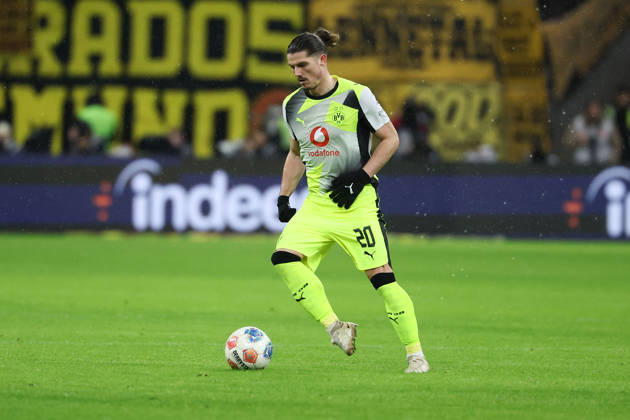Marcel Sabitzer Borussia Dortmund in aktion, in action, during the 1 Bundesliga match between Eintracht Frankfurt and Borussia Dortmund at Deutsche Bank Park in Frankfurt, Germany on January 09, 2026 DFL DFB REGULATIONS PROHIBIT ANY USE OF PHOTOGRAPHS as IMAGE SEQUENCES and or QUASI VIDEO Copyright: JoaquimxFerreira