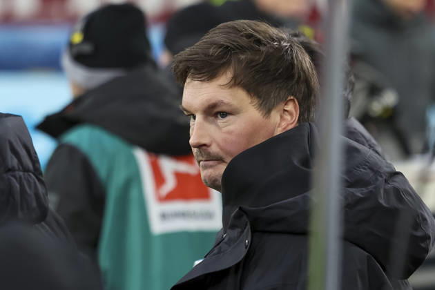 Merlin Polzin Hamburger SV, Coach , Germany, Soccer, 1 Bundesliga, Matchday 16, 2025 2026, SC Freiburg vs Hamburger SV, 10 01 2026, Freiburg im Breisgau Europa Park Stadium Germany Copyright: xGrantxHubbsx