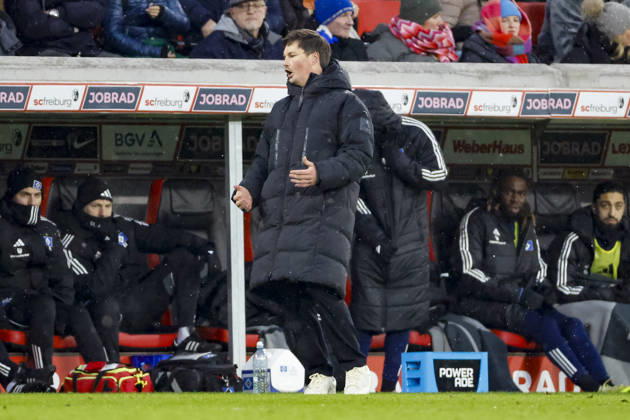 Merlin Polzin Hamburger SV, Coach , Germany, Soccer, 1 Bundesliga, Matchday 16, 2025 2026, SC Freiburg vs Hamburger SV, 10 01 2026, Freiburg im Breisgau Europa Park Stadium Germany Copyright: xGrantxHubbsx