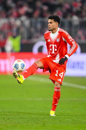 Luis Diaz FC Bayern München in action, am Ball, Einzelaktion waehrend des spiels der Bundesliga zwischen FC Bayern München und VfL Wolfsburg, Allianz Arena am 11 January 2026 in München, Germany Photo by Harry Langer DeFodi Images Luis Diaz FC Bayern München controls the Ball during the Bundesliga match between FC Bayern München and VfL Wolfsburg at Allianz Arena on January 11, 2026 in München, Germany Photo by Harry Langer DeFodi Images DFL regulations prohibit any use of photographs as image sequences and or quasi video Photo by Harry Langer DeFodi Images DFL regulations prohibit any use of photographs as image sequences and or quasi video