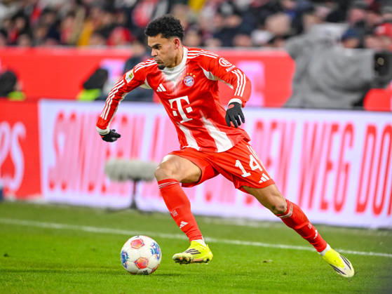 Luis Diaz FC Bayern München in action, am Ball, Einzelaktion waehrend des spiels der Bundesliga zwischen FC Bayern München und VfL Wolfsburg, Allianz Arena am 11 January 2026 in München, Germany Photo by Harry Langer DeFodi Images Luis Diaz FC Bayern München controls the Ball during the Bundesliga match between FC Bayern München and VfL Wolfsburg at Allianz Arena on January 11, 2026 in München, Germany Photo by Harry Langer DeFodi Images DFL regulations prohibit any use of photographs as image sequences and or quasi video Photo by Harry Langer DeFodi Images DFL regulations prohibit any use of photographs as image sequences and or quasi video