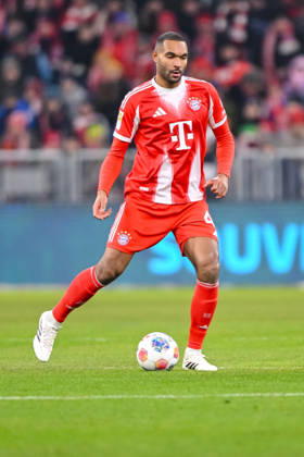 Jonathan Tah FC Bayern München in action, am Ball, Einzelaktion waehrend des spiels der Bundesliga zwischen FC Bayern München und VfL Wolfsburg, Allianz Arena am 11 January 2026 in München, Germany Photo by Harry Langer DeFodi Images Jonathan Tah FC Bayern München controls the Ball during the Bundesliga match between FC Bayern München and VfL Wolfsburg at Allianz Arena on January 11, 2026 in München, Germany Photo by Harry Langer DeFodi Images DFL regulations prohibit any use of photographs as image sequences and or quasi video Photo by Harry Langer DeFodi Images DFL regulations prohibit any use of photographs as image sequences and or quasi video