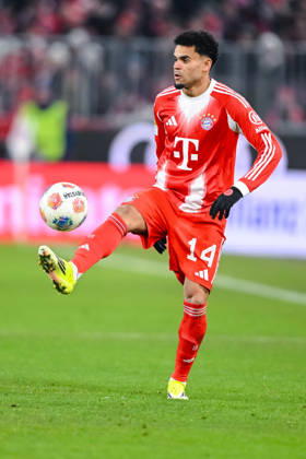 Luis Diaz FC Bayern München in action, am Ball, Einzelaktion waehrend des spiels der Bundesliga zwischen FC Bayern München und VfL Wolfsburg, Allianz Arena am 11 January 2026 in München, Germany Photo by Harry Langer DeFodi Images Luis Diaz FC Bayern München controls the Ball during the Bundesliga match between FC Bayern München and VfL Wolfsburg at Allianz Arena on January 11, 2026 in München, Germany Photo by Harry Langer DeFodi Images DFL regulations prohibit any use of photographs as image sequences and or quasi video Photo by Harry Langer DeFodi Images DFL regulations prohibit any use of photographs as image sequences and or quasi video