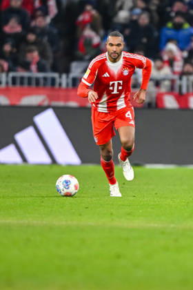 Jonathan Tah FC Bayern München in action, am Ball, Einzelaktion waehrend des spiels der Bundesliga zwischen FC Bayern München und VfL Wolfsburg, Allianz Arena am 11 January 2026 in München, Germany Photo by Harry Langer DeFodi Images Jonathan Tah FC Bayern München controls the Ball during the Bundesliga match between FC Bayern München and VfL Wolfsburg at Allianz Arena on January 11, 2026 in München, Germany Photo by Harry Langer DeFodi Images DFL regulations prohibit any use of photographs as image sequences and or quasi video Photo by Harry Langer DeFodi Images DFL regulations prohibit any use of photographs as image sequences and or quasi video