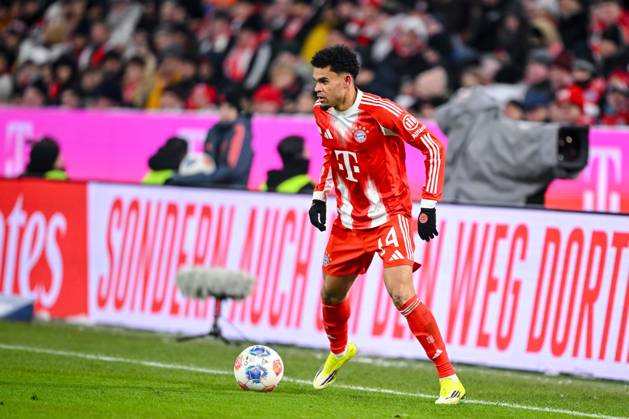 Luis Diaz FC Bayern München in action, am Ball, Einzelaktion waehrend des spiels der Bundesliga zwischen FC Bayern München und VfL Wolfsburg, Allianz Arena am 11 January 2026 in München, Germany Photo by Harry Langer DeFodi Images Luis Diaz FC Bayern München controls the Ball during the Bundesliga match between FC Bayern München and VfL Wolfsburg at Allianz Arena on January 11, 2026 in München, Germany Photo by Harry Langer DeFodi Images DFL regulations prohibit any use of photographs as image sequences and or quasi video Photo by Harry Langer DeFodi Images DFL regulations prohibit any use of photographs as image sequences and or quasi video