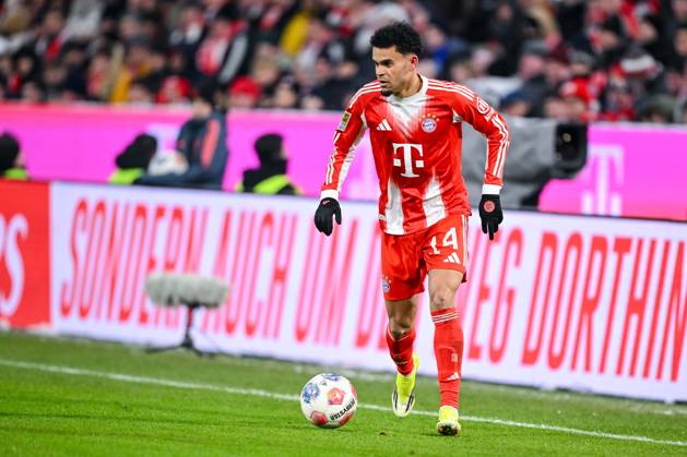 Luis Diaz FC Bayern München in action, am Ball, Einzelaktion waehrend des spiels der Bundesliga zwischen FC Bayern München und VfL Wolfsburg, Allianz Arena am 11 January 2026 in München, Germany Photo by Harry Langer DeFodi Images Luis Diaz FC Bayern München controls the Ball during the Bundesliga match between FC Bayern München and VfL Wolfsburg at Allianz Arena on January 11, 2026 in München, Germany Photo by Harry Langer DeFodi Images DFL regulations prohibit any use of photographs as image sequences and or quasi video Photo by Harry Langer DeFodi Images DFL regulations prohibit any use of photographs as image sequences and or quasi video