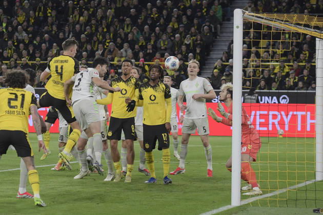 Nico Schlotterbeck Dortmund 4 scores the goal for 1 0 13 01 2026 Soccer Borussia Dortmund vs SV Werder Bremen , Signal Iduna Park, Dortmund, DFB DFL REGULATIONS PROHIBIT ANY USE OF PHOTOGRAPHS AS IMAGE SEQUENCES AND OR QUASI VIDEO Copyright: xpepphotox xHorstxMauelshagenx pep00321, pep_20260113_hm_249735