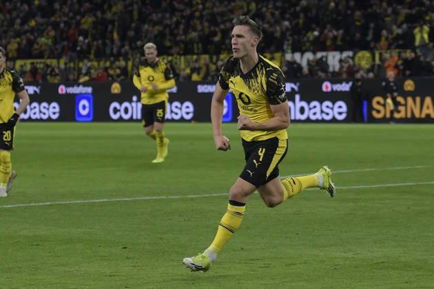 Nico Schlotterbeck Dortmund 4 cheers after scoring 1 0 13 01 2026 Football Borussia Dortmund vs SV Werder Bremen , Signal Iduna Park, Dortmund, DFB DFL REGULATIONS PROHIBIT ANY USE OF PHOTOGRAPHS AS IMAGE SEQUENCES AND OR QUASI VIDEO Copyright: xpepphotox xHorstxMauelshagenx pep00321, pep_20260113_hm_249750
