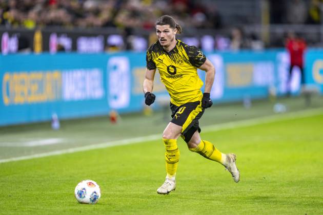 13 01 2026 Football Borussia Dortmund SV Werder Bremen, Matchday 17 at Signal Iduna Park Marcel Sabitzer Borussia Dortmund runs with the ball at his feet IMPORTANT NOTE In accordance with the regulations of the DFL and the DFB, it is prohibited to use or have used photographs taken in the stadium and or of the match in the form of sequential images and or video-like photo series Copyright: xDavidxInderliedx