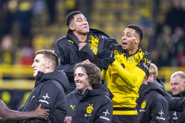 13 01 2026 Football Borussia Dortmund SV Werder Bremen, Matchday 17 at Signal Iduna Park Jobe Bellingham Borussia Dortmund and Felix Nmecha Borussia Dortmund cheer IMPORTANT NOTE In accordance with the regulations of the DFL and the DFB, it is prohibited to use or have used photographs taken in the stadium and or of the match in the form of sequential images and or video-like photo series Copyright: xDavidxInderliedx