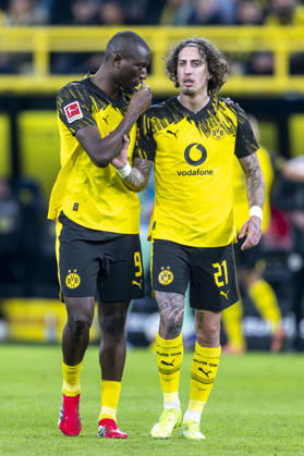 13 01 2026 Football Borussia Dortmund SV Werder Bremen, Matchday 17 at Signal Iduna Park Serhou Guirassy Borussia Dortmund l and Fabio Silva Borussia Dortmund talk to each other IMPORTANT NOTE In accordance with the regulations of the DFL and the DFB, it is prohibited to use or have used photographs taken in the stadium and or of the match in the form of sequential images and or video-like photo series Copyright: xDavidxInderliedx