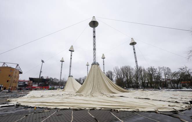 Soccer, Men, Season 2025 2026, 1 Bundesliga 1 FC Union Berlin, Setting up the marquee on the parking lot next to the stadium An der Alten Försterei for the festive ceremony on the occasion of the 60th anniversary of the club on 20 January 2026, 14 01 2026, Copyright: xMatthiasxKochx