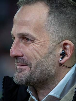 Head Coach Manuel Baum FC Augsburg , FC Augsburg vs 1 FC Union Berlin, Football, Men, Bundesliga, Season 2025 2026, First Round, 17 Matchday, 15 01 2026 DFB regulations prohibit any use of photographs as image sequences and or quasi video Augsburg Bayern Germany Copyright: xkolbert-press MartinxAgüerax