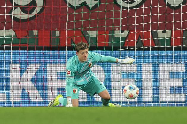 Goalkeeper action by Finn Dahmen 1 FC Augsburg , FC Augsburg vs 1 FC Union Berlin, Football, 1 Bundesliga, 17 Matchday, 15 01 2026 DFB regulations prohibit any use of photographs as image sequences and or quasi video Augsburg Bayern Germany Copyright: xkolbert-press ChristianxKolbertx