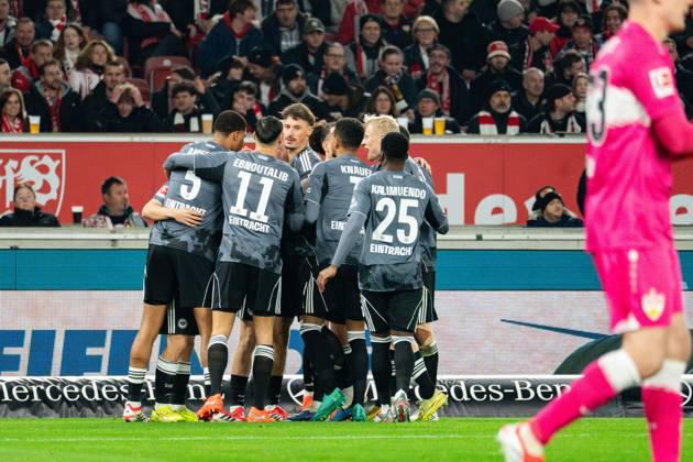 Robin Koch 4 Eintracht Frankfurt and Aurele Amenda 5 Eintracht Frankfurt , Ansgar Knauff 7 Eintracht Frankfurt , Placeholder 11 Eintracht Frankfurt and Placeholder 25 Eintracht Frankfurt celebrate together Players celebrate together Copyright: xspeedshotx xRalfxJustx
