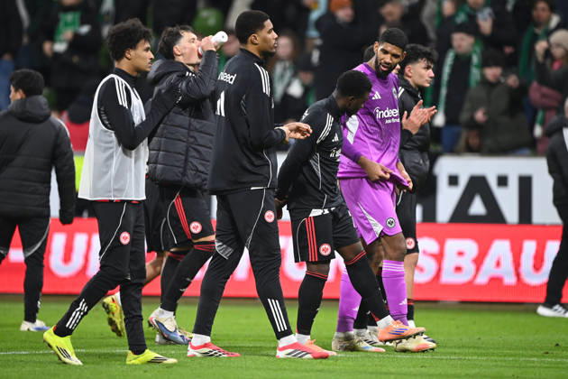 The players of Eintracht Frankfurt go to their fans, restrained final cheer, cheering, jubilation, enthusiasm, joy, emotion Football 1 Bundesliga Season 2025 2026, 18 Matchday, Matchday18, matchday18, SV Werder Bremen HB Eintracht Frankfurt F 3 3 on 16 01 2026 at Weserstadion Bremen Germany DFL regulations prohibit any use of photographs as image sequences and or quasi video Â