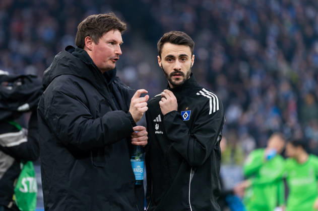 Merlin Polzin Hamburger SV, Coach with Fabio Vieira Hamburger SV, 20 , GER, Hamburger SV vs Borussia Moenchengladbach, Football, Bundesliga, Matchday 18, Season 2025 2026, 17 01 2025 DFL REGULATIONS PROHIBIT ANY USE OF PHOTOGRAPHS AS IMAGE SEQUENCES AND OR QUASI VIDEO GER, Hamburger SV vs Borussia Moenchengladbach, Football, Bundesliga, Matchday 18, Season 2025 2026, 17 01 2025 Hamburg Copyright: xEibner-Pressefoto MaxxVincenx EP_MVN