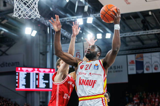 Richard Balint BMA365 Bamberg Baskets, 11 , Eddy Edigin Jr Fit One Wuerzburg Baskets, 27 , BMA365 Bamberg Baskets vs Fitness First Wuerzburg Baskets, Basketball, easyCredit BBL, Matchday 16, 17 01 2026 BMA365 Bamberg Baskets vs Fitness First Wuerzburg Baskets, Basketball, easyCredit BBL, Matchday 16, 17 01 2026 Bamberg Copyright: xEibner-Pressefoto G.xSantemizx EP_EER