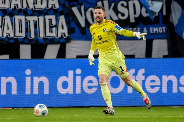 Heuer Fernandes Daniel HSV on the ball Germany , Hamburg , Volksparkstadion , Football , 1 Bundesliga , Hamburger SV Borussia Mönchengladbach