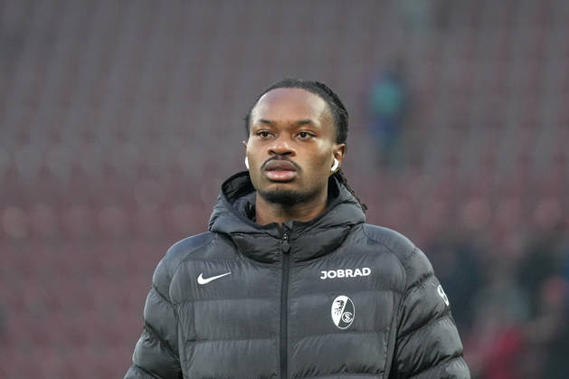 Jordy Makengo SC Freiburg, 33 , Germany, Football, 1 Bundesliga, Matchday 18, 2025 2026, FC Augsburg vs SC Freiburg, 18 01 2026, WWK Arena, Augsburg, Germany DFL REGULATIONS PROHIBIT ANY USE OF PHOTOGRAPHS AS IMAGE SEQUENCES AND OR QUASI VIDEO Augsburg WWK Arena Bayern Germany Copyright: xArnexAmbergx