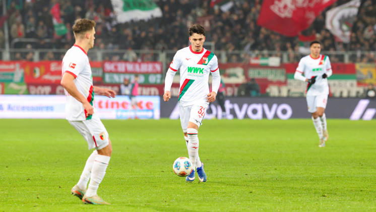 Fabian Rieder 32, FC Augsburg at the match between FC Augsburg v SC Freiburg, Football, Men, Bundesliga, 2025 2026, Matchday 18 on 18 01 2026 in Augsburg, WWK Arena DFL and DFB regulations prohibit any use of photographs as image sequences and or quasi video Bayern Germany