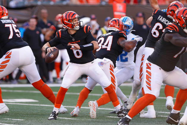 CINCINNATI, OH - OCTOBER 05: Cincinnati Bengals quarterback Jake Browning (6) passes the ball during the game against the Detroit Lions and the Cincinnati Bengals on October 5, 2025, at Paycor Stadium in Cincinnati, OH. (Photo by Ian Johnson Icon Sportswire) NFL, American Football Herren, USA OCT 05 Lions at Bengals EDITORIAL USE ONLY Icon251005024