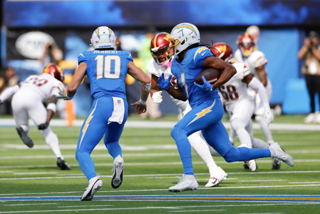 INGLEWOOD, CA - OCTOBER 5: Los Angeles Chargers wide receiver Quentin Johnston (1) runs a reverse during the NFL, American Football Herren, USA game between the Washington Commanders and the Los Angeles Chargers on October 05, 2025, at SoFi Stadium in Inglewood, CA. (Photo by Jevone Moore Icon Sportswire) NFL: OCT 05 Commanders at Chargers EDITORIAL USE ONLY Icon20251005012