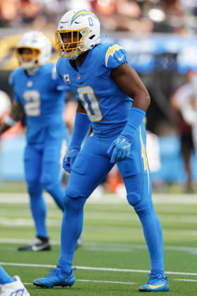 INGLEWOOD, CA - OCTOBER 5: Los Angeles Chargers linebacker Daiyan Henley (0) during the NFL, American Football Herren, USA game between the Washington Commanders and the Los Angeles Chargers on October 05, 2025, at SoFi Stadium in Inglewood, CA. (Photo by Jevone Moore Icon Sportswire) NFL: OCT 05 Commanders at Chargers EDITORIAL USE ONLY Icon20251005017