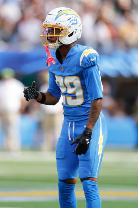 INGLEWOOD, CA - OCTOBER 5: Los Angeles Chargers cornerback Tarheeb Still (29) during the NFL, American Football Herren, USA game between the Washington Commanders and the Los Angeles Chargers on October 05, 2025, at SoFi Stadium in Inglewood, CA. (Photo by Jevone Moore Icon Sportswire) NFL: OCT 05 Commanders at Chargers EDITORIAL USE ONLY Icon20251005019