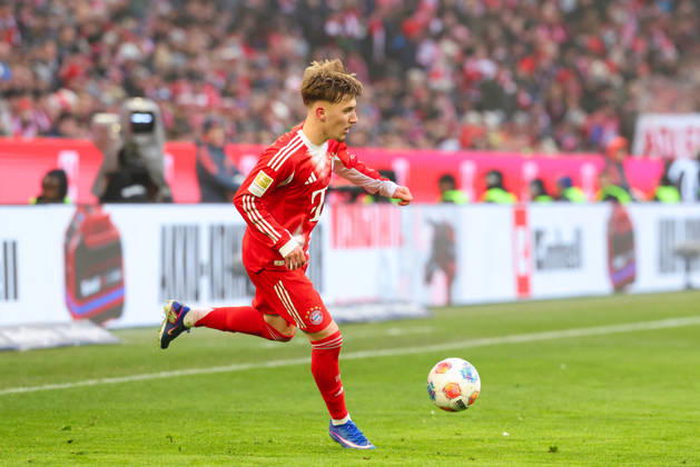 Lennart Karl 42, FC Bayern München at the match between FC Bayern München v FC Augsburg, Football, Men, Bundesliga, 2025 2026, 19 Matchday on 24 01 2026 in Munich, Allianz Arena DFL and DFB regulations prohibit any use of photographs as image sequences and or quasi video Bayern Germany