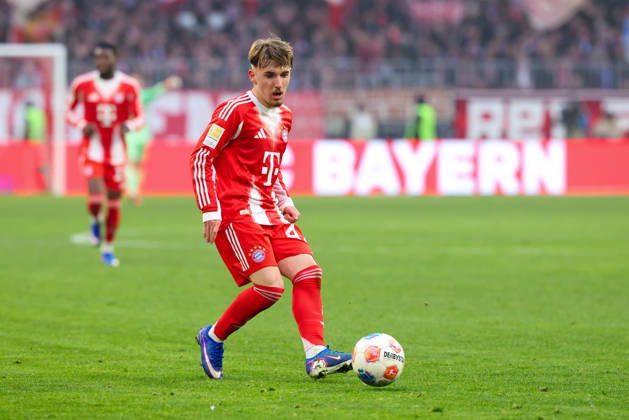 Lennart Karl 42, FC Bayern München at the match between FC Bayern München v FC Augsburg, Football, Men, Bundesliga, 2025 2026, 19 Matchday on 24 01 2026 in Munich, Allianz Arena DFL and DFB regulations prohibit any use of photographs as image sequences and or quasi video Bayern Germany