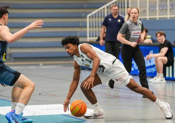 Basketball in Essen FOR EDITORIAL PURPOSES ONLY EDITORIAL USE ONLY p Gabriel Jung of the ETB Miners in the game against Baskets Juniors TSG Westerstede on 24 01 2026 The game ended X X in the sports hall Am Hallo, Ernestinenstraße 57 Michael Gohl FUNKE Foto Services p Sport Deutschland Nordrhein Westfalen Essen Copyright MichaelxGohl Copyright: MichaelxGohl doc849zicm9bo04b0yjslq ,EDITORIAL USE ONLY Copyright: MichaelxGohl