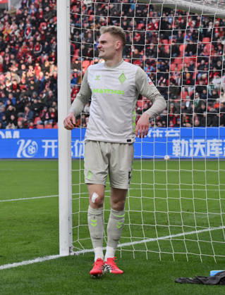 Injury Amos Pieper Werder Bremen 24 01 2026, Soccer 1 Bundesliga, Season 2025 2026, 19 Matchday, Bayer 04 Leverkusen SV Werder Bremen 1 0 DFL regulations prohibit any use of photographs as image sequences and or quasi video Leverkusen BayArena Nordrhein Westfalen Germany Team2