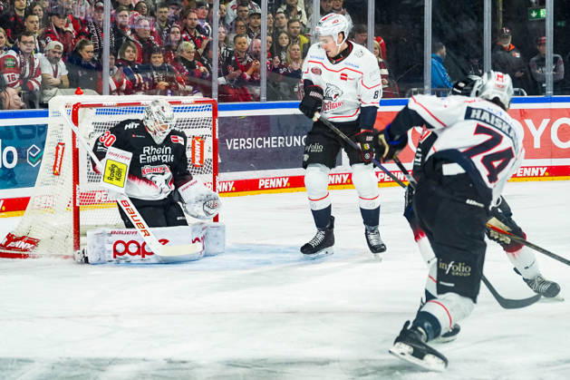 Ice Hockey Penny DEL 43 Matchday Cologne Sharks Nuremberg Ice Tigers on 25 01 2026 at the Lanxess Arena in Cologne Cody Haiskanen Nuremberg , right outside scores the goal to 1 1 According to the regulations of the DEL German Ice Hockey League, the publication and further use of the recordings in electronic media and end devices of all kinds during the ongoing game is not permitted xDMx