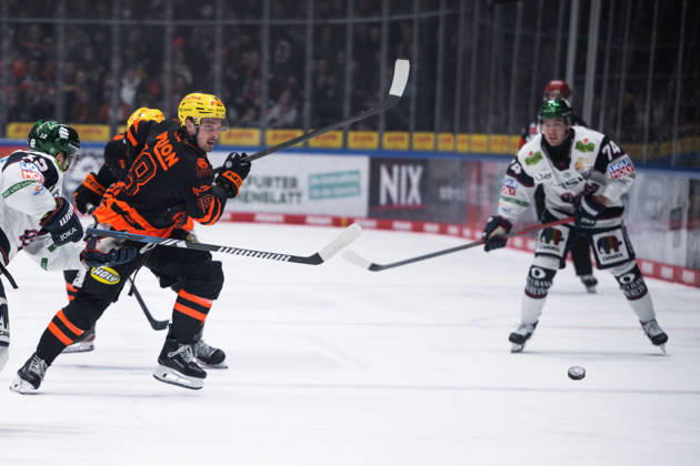 Eric Uba Loewen Frankfurt, 18 GER, Loewen Frankfurt vs Eisbaeren Berlin, Ice Hockey, Penny DEL, 43 Matchday, Season 2025 2026, 25 01 2026 Eibner Pressefoto Attila Ziga GER, Loewen Frankfurt vs Eisbaeren Berlin, Ice Hockey, Penny DEL, 43 Matchday, Season 2025 2026, 25 01 2026 Frankfurt Copyright: xEibner-Pressefotox EP_AZA