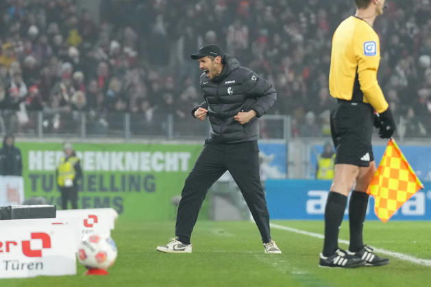 Julian Schuster SC Freiburg, Coach cheering, Emotions after final whistle , Germany, Soccer, 1 Bundesliga, 19 Matchday, 2025 2026, SC Freiburg vs 1 FC Köln, 25 01 2026, Europa Park Stadion, Freiburg, Germany DFL REGULATIONS PROHIBIT ANY USE OF PHOTOGRAPHS AS IMAGE SEQUENCES AND OR QUASI VIDEO Freiburg Europa Park Stadion Baden Württemberg Germany Copyright: xArnexAmbergx