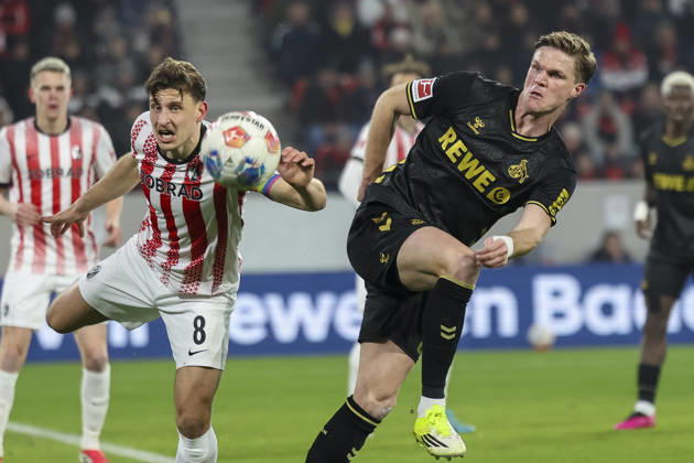 Maximilian Eggestein SC Freiburg, 08 and Marius Bülter, Bulter 1 FC Köln, 30 in duel , Germany, Soccer, 1 Bundesliga, 19 Matchday, 2025 2026, SC Freiburg vs 1 FC Köln, 25 01 2026, Freiburg im Breisgau Europa Park Stadion Germany Copyright: xGrantxHubbsx