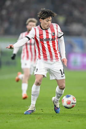 Yuito Suzuki SC Freiburg in action, am Ball, Einzelaktion waehrend des spiels der Bundesliga zwischen Sport Club Freiburg und 1 FC Köln, Europa Park Stadion am 25 January 2026 in Freiburg, Germany Photo by Harry Langer DeFodi Images Yuito Suzuki SC Freiburg controls the Ball during the Bundesliga match between Sport Club Freiburg and 1 FC Köln at Europa Park Stadion on January 25, 2026 in Freiburg, Germany Photo by Harry Langer DeFodi Images DFL regulations prohibit any use of photographs as image sequences and or quasi video Photo by Harry Langer DeFodi Images DFL regulations prohibit any use of photographs as image sequences and or quasi video