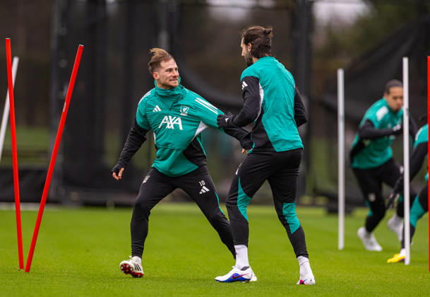 Football - UEFA Champions League - Liverpool FC v QarabaÄü FK - MD-1 LIVERPOOL, ENGLAND - Tuesday, January 27, 2026: Liverpool s Alexis Mac Allister (L) ands Dominik Szoboszlai during a training session at the AXA Training Centre ahead of the UEFA Champions League match between Liverpool FC and QarabaÄü FK. (Photo by David Rawcliffe Propaganda) LIVERPOOL AXA Training Centre MERSEYSIDE ENGLAND Copyright: xDavidxRawcliffex P2026-01-27-Liverpool_ Qarabag_MD-1-14