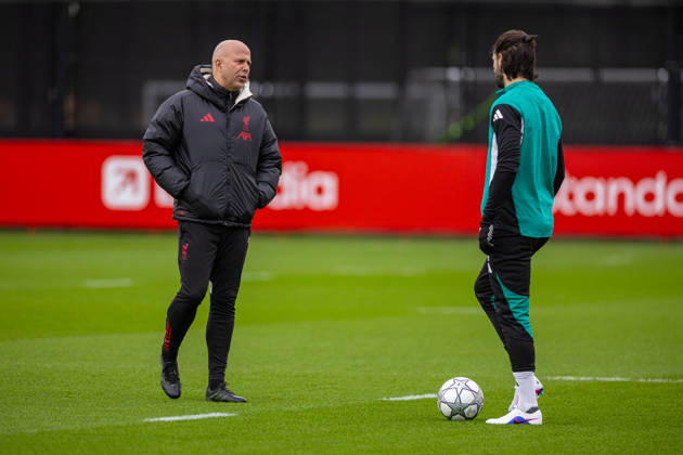 Football - UEFA Champions League - Liverpool FC v QarabaÄü FK - MD-1 LIVERPOOL, ENGLAND - Tuesday, January 27, 2026: Liverpool s head coach Arne Slot (L) and Dominik Szoboszlai during a training session at the AXA Training Centre ahead of the UEFA Champions League match between Liverpool FC and QarabaÄü FK. (Photo by David Rawcliffe Propaganda) LIVERPOOL AXA Training Centre MERSEYSIDE ENGLAND Copyright: xDavidxRawcliffex P2026-01-27-Liverpool_ Qarabag_MD-1-36