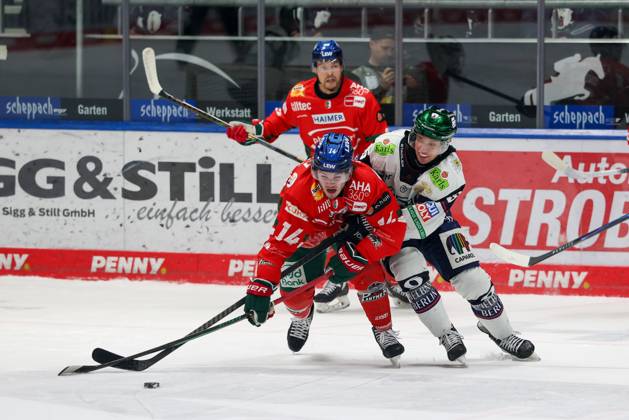 in duel, action, with D J Busdeker 14 Augsburger Panther , Frederik Tiffels 95 Eisbaeren Berlin , Augsburger Panther vs Eisbaeren Berlin, 44 Matchday, Ice Hockey, Penny DEL, 27 01 2026 Augsburg Bayern Germany Copyright: xkolbert-press ChristianxKolbertx