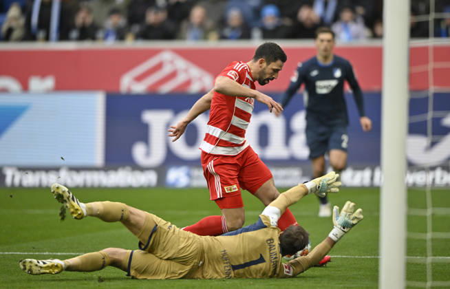 Penalty area scene, goal area scene Goal shot Action Goal chance Rani Khedira 1 FC Union Berlin FCU 08 against goalkeeper Oliver Baumann TSG 1899 Hoffenheim 01 TSG 1899 Hoffenheim vs 1 FC Union Berlin FCU 31 01 2026 DFL REGULATIONS PROHIBIT ANY USE OF PHOTOGRAPHS AS IMAGE SEQUENCES AND OR QUASI VIDEO TSG 1899 Hoffenheim vs 1 FC Union Berlin FCU