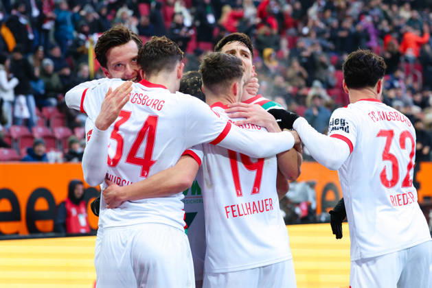 Team FC Augsburg Goal for 1 1 at the match between FC Augsburg v FC St Pauli, Football, Men, Bundesliga, 2025 2026, 20 Matchday on 31 01 2026 in Augsburg, WWK Arena DFL and DFB regulations prohibit any use of photographs as image sequences and or quasi video Bayern Germany