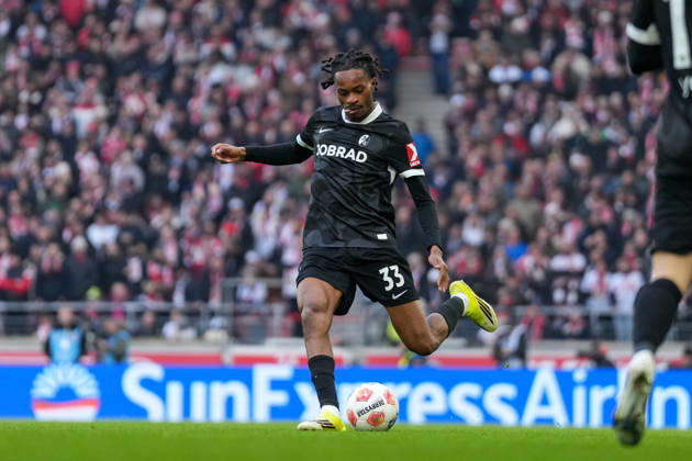 Jordy Makengo SC Freiburg, 33 on the ball , Germany, Soccer, 1 Bundesliga, 20 Matchday, 2025 2026, VfB Stuttgart vs SC Freiburg, 01 02 2026, MHP Arena, Stuttgart, Germany DFL REGULATIONS PROHIBIT ANY USE OF PHOTOGRAPHS AS IMAGE SEQUENCES AND OR QUASI VIDEO Stuttgart MHP Arena Baden Württemberg Germany Copyright: xArnexAmbergx