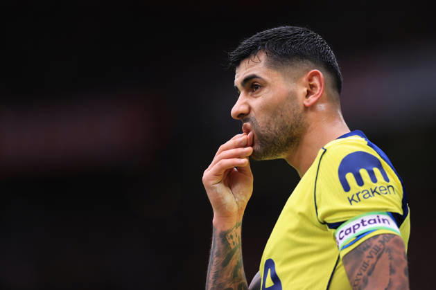 Manchester United gegen Tottenham Hotspur 07. Februar 2026 Manchester Premier League Fußball Manchester United gegen Tottenham Hotspur Cristian Romero von Tottenham Hotspur reagiert nach einer roten Karte Foto von Simon Stacpoole Manchester UK Copyright: xSimonxStacpoolexOffside
