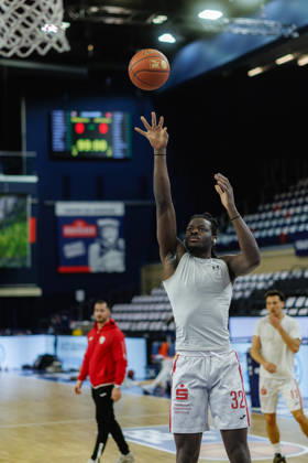 Charles Thompson Fitness First Wuerzburg Baskets, 32 , GER, Rostock Seawolves vs Fitness First Wuerzburg Baskets, easycredit BBL, Basketball, Bundesliga, Matchday 19, Season 2025 2026, 08 02 2026 GER, Rostock Seawolves vs Fitness First Wuerzburg Baskets, easycredit BBL, Basketball, Bundesliga, Matchday 19, Season 2025 2026, 08 02 2026 Rostock Copyright: xEibner-Pressefoto DenverxEhrlichx EP_DEH