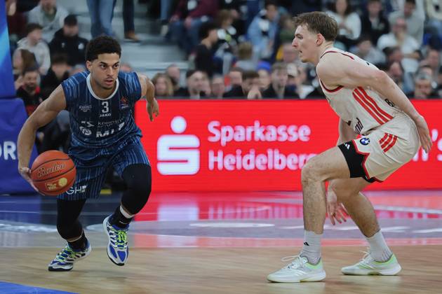 v li Kevin McClain MLP Academics Heidelberg, 03 , Justus Hollatz FC Bayern Muenchen, 21 GER, BBL, MLP Academics Heidelberg vs FC Bayern Muenchen, easycredit Basketball Bundesliga, 19 Matchday, Season, 2025 2026, 08 02 2026 GER, MLP Academics Heidelberg vs FC Bayern Muenchen, Basketball, easycredit Basketball Bundesliga, 19 Matchday, Season, 2025 2026, 08 02 2026 Heidelberg Copyright: xEibner-Pressefoto JoergxHirschx EP_JHH