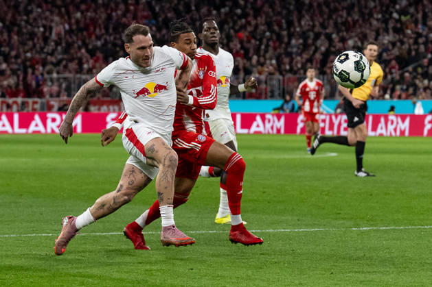 Fight for the ball duel between Michael Olise FC Bayern Muenchen, 17 and David Raum RB Leipzig, 22 GER, FC Bayern Muenchen vs RB Leipzig, Football, DFB Pokal, Quarterfinal, Season 2025 2026, 11 02 2026 DFL DFB REGULATIONS PROHIBIT ANY USE OF PHOTOGRAPHS as IMAGE SEQUENCES and or QUASI VIDEO GER, FC Bayern Muenchen vs RB Leipzig, Football, DFB Cup, quarter-finals, 2025 2026 season, 11 02 2026 Muenchen Copyright: xEibner-Pressefoto HeikexFeinerx EP_HFR